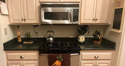 UPSCALE NE TALLAHASSEE QUIET, SECURE RESIDENCE FULLY EQUIPPED
