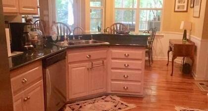 UPSCALE NE TALLAHASSEE QUIET, SECURE RESIDENCE FULLY EQUIPPED