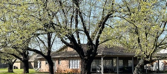 ❤️ Pickleball, Pool Table, Ping Pong, 4Bd 2bath quiet edition on FW side of town!
