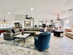 TV connectée, table de tennis de table