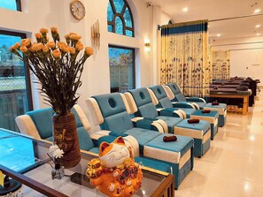 Massagens com pedras quentes, massagens musculares profundas