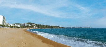 Your perfect getaway with sun, comfort, and charm in Platja d’Aro 🌴☀️