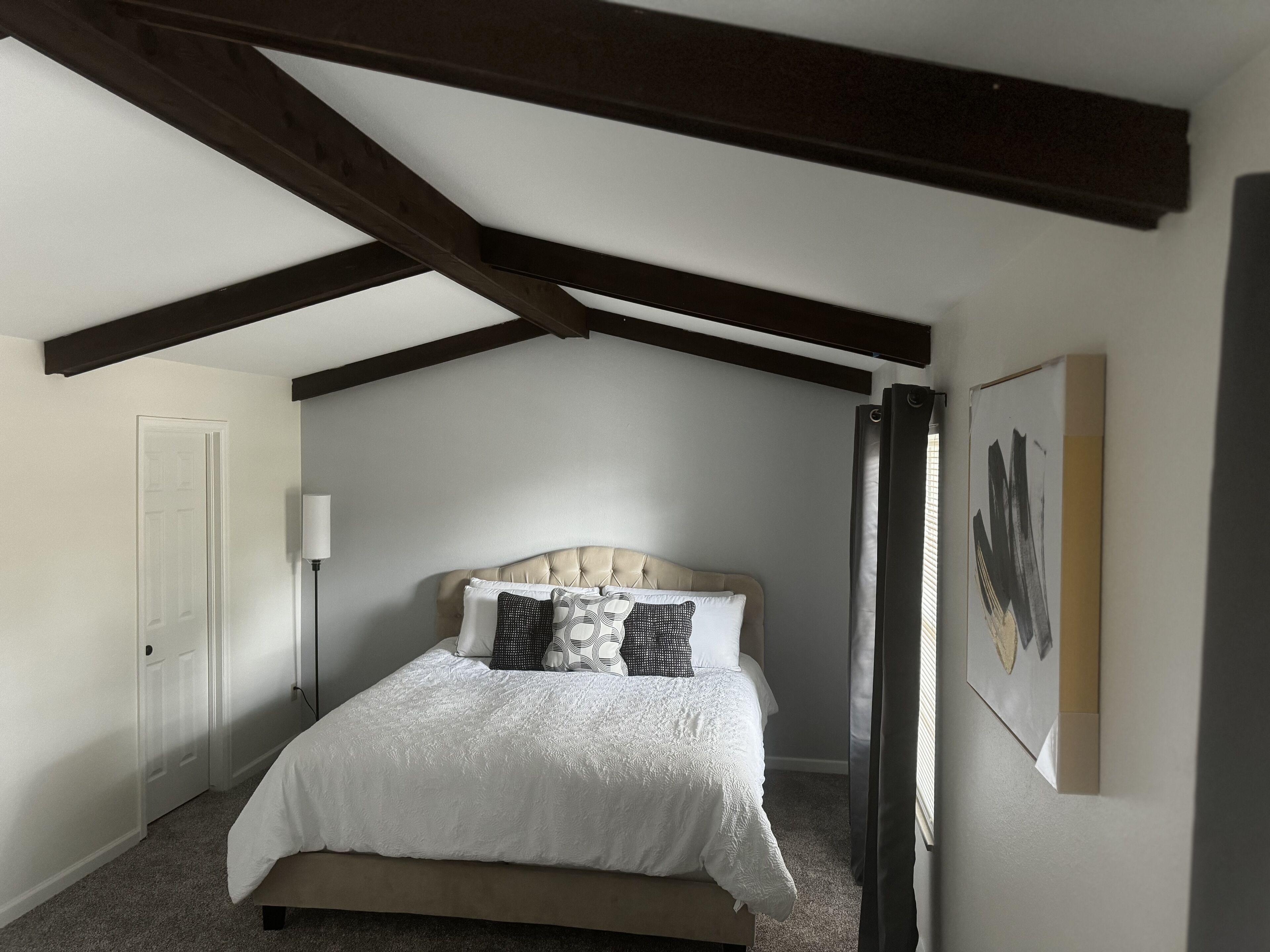 4 bedrooms, iron/ironing board, free WiFi, bed sheets