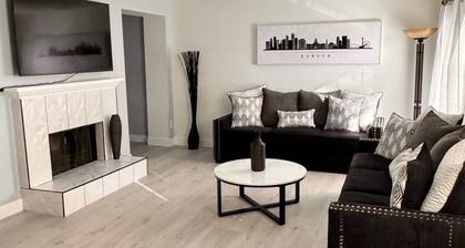 Spacious and Spotless Townhouse in Englewood, Close to DTC & Denver