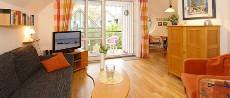 Televisión, reproductor de DVD, estéreo