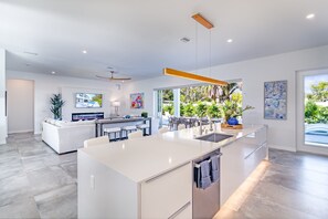 Interior - The Palace on Clematis – Siesta Key Vacation Home with Large Pool, Fire Pit & Great Location (Sarasota)