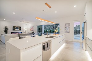 Interior - The Palace on Clematis – Siesta Key Vacation Home with Large Pool, Fire Pit & Great Location (Sarasota)