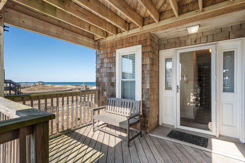 Sand Castle 4: Oceanfront Condo, Community Pool, Ocean Views from Deck