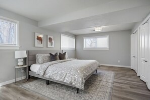 4 dormitoris, planxa i posts de planxar, wifi i roba de llit