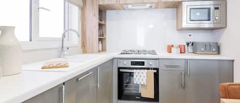 Fridge, oven, stovetop, toaster