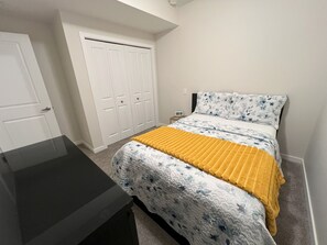 2 多间卧室、熨斗/熨衣板、WiFi、床单