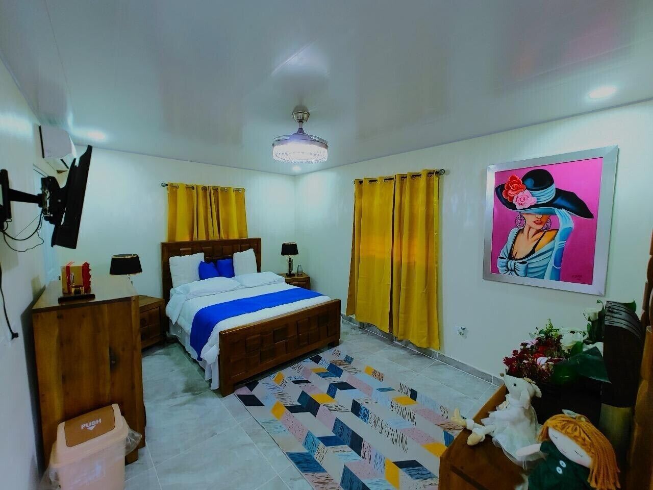 4 habitaciones, tabla de planchar con plancha, wifi y ropa de cama 