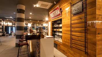 Bar (in der Unterkunft)