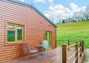 Outdoor dining - Stylish two bedroom lodge, perfect for couples or families. (Cowbridge)