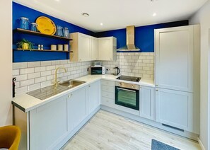 Fridge, oven, stovetop, toaster