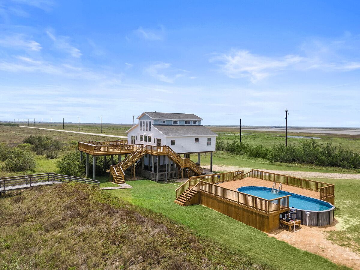 Secluded beachfront home with panoramic ocean views, private pool and huge deck