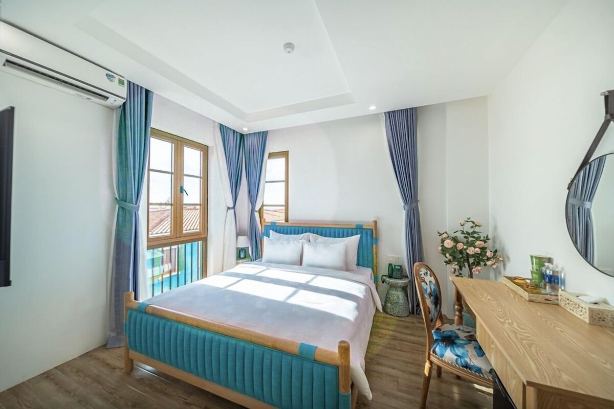 Egyptian cotton sheets, premium bedding, down duvets, memory-foam beds