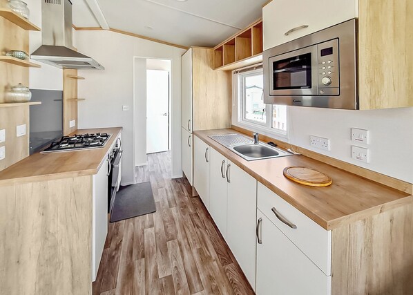 Fridge, oven, stovetop, toaster