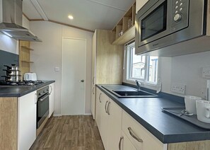 Fridge, oven, stovetop, toaster