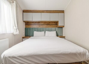 2 bedrooms - 12ft-wide very comfortable and spacious caravan with one double and one twin. (Mablethorpe)