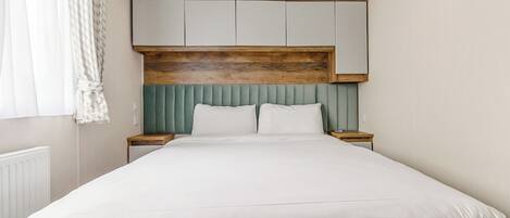 Bedroom, Bed, House
