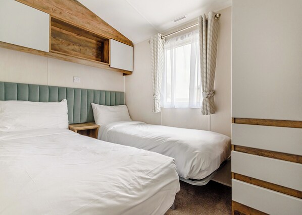 2 bedrooms - 12ft-wide very comfortable and spacious caravan with one double and one twin. (Mablethorpe)