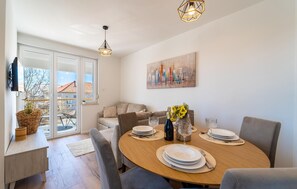 Dining - Cozy apartment in Zadar with Wi-Fi (Zadar)