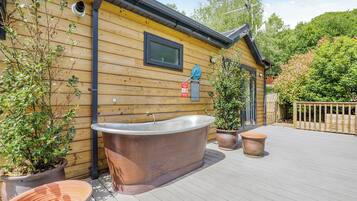 Bain à remous extérieur