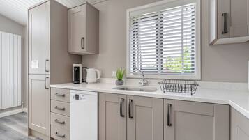 Fridge, oven, stovetop, toaster