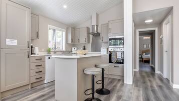 Fridge, oven, stovetop, toaster