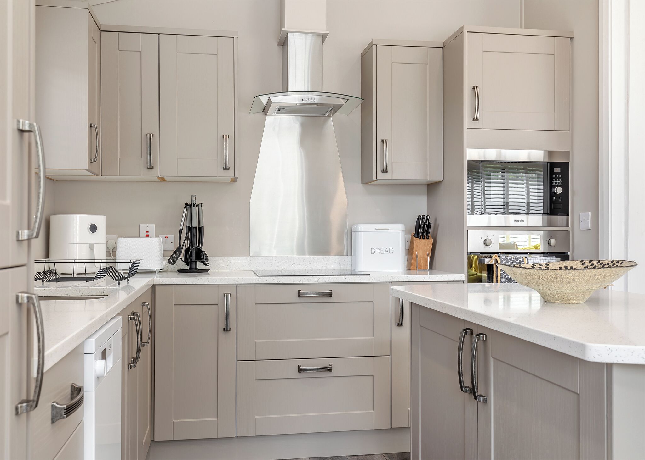 Fridge, oven, stovetop, toaster