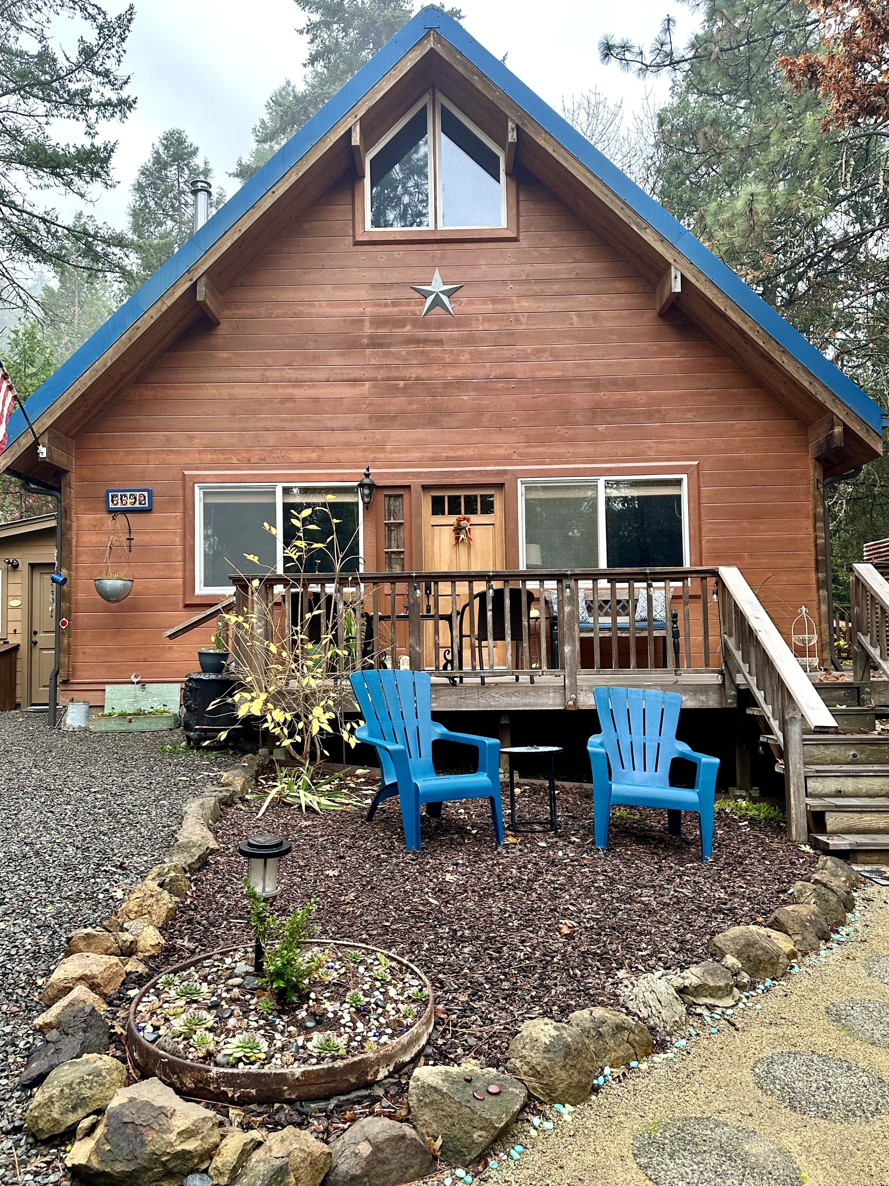 Our one-of-a-kind woodland retreat is waiting for you at Donner Family Ranch. 