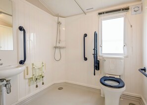 Bathroom - 2 bedroom accommodation in Mablethorpe (Mablethorpe)