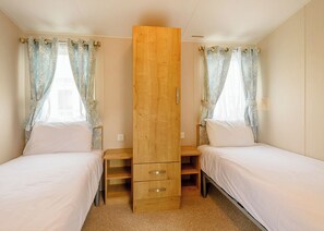 2 bedrooms, WiFi, wheelchair access - 2 bedroom accommodation in Mablethorpe (Mablethorpe)