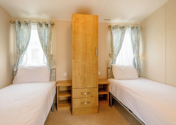 Unclassified image, 1 of 12, button - 2 bedroom accommodation in Mablethorpe (Mablethorpe)