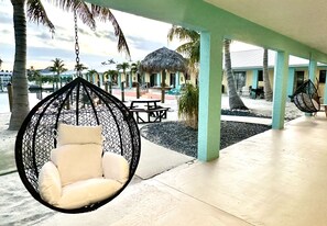 Terrace/patio - Off the Charts Inn -  Queen Double Room (St. James City)