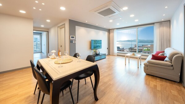 Basic Room, 2 Bedrooms (STAY3(Ocean view,BBQ)) | 1 bedroom, free WiFi - Donghae Hill Stay Pension (Donghae)