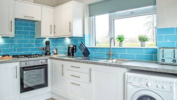 Fridge, oven, stovetop, toaster