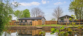 2 bedroom accommodation in Hoddesdon