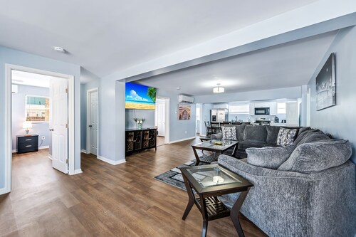 New to Market! 🐾  Dog Friendly, Spacious Beach Retreat, Steps to Sugary Sand, Conveniences!