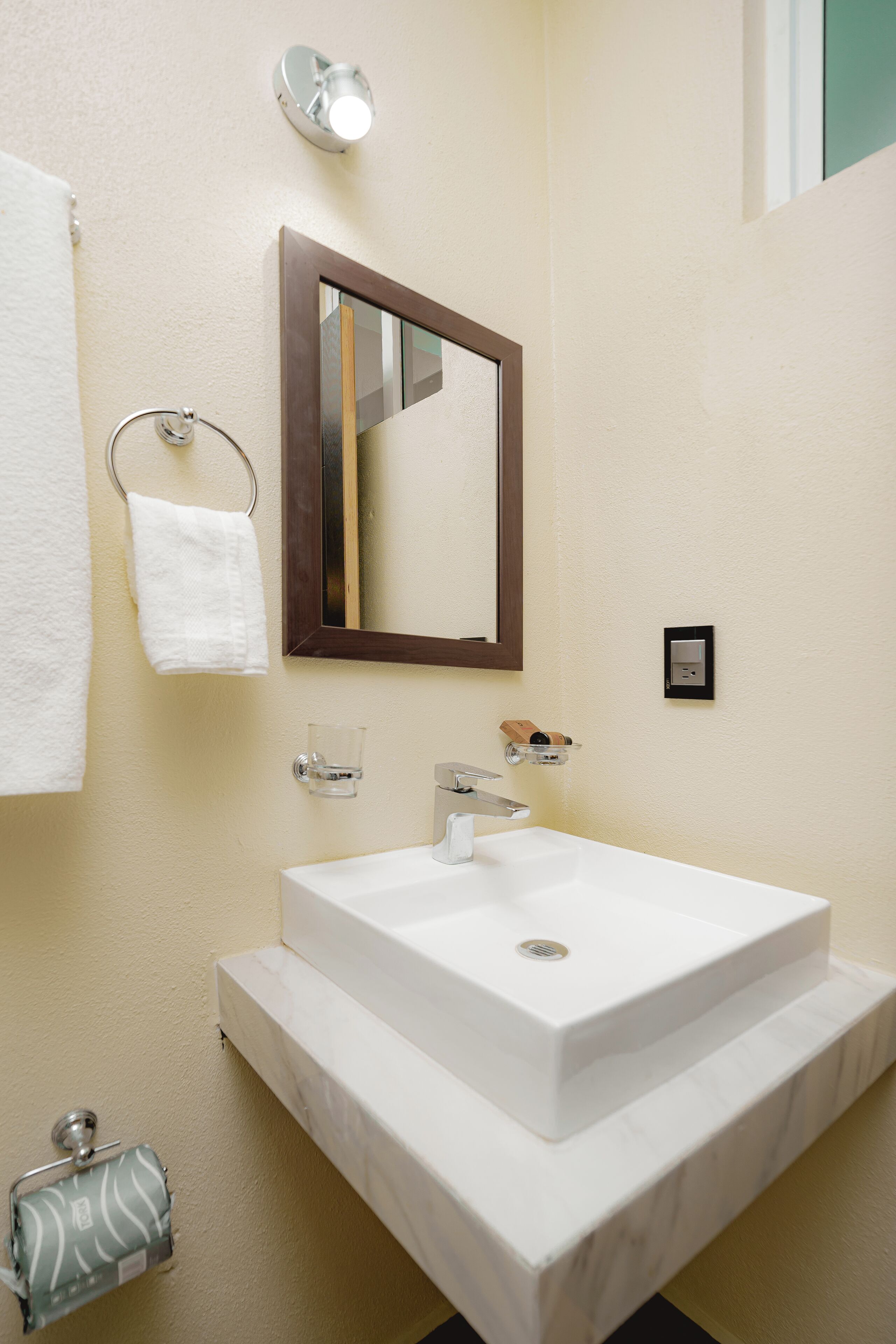 Photo - Guitarra Inn