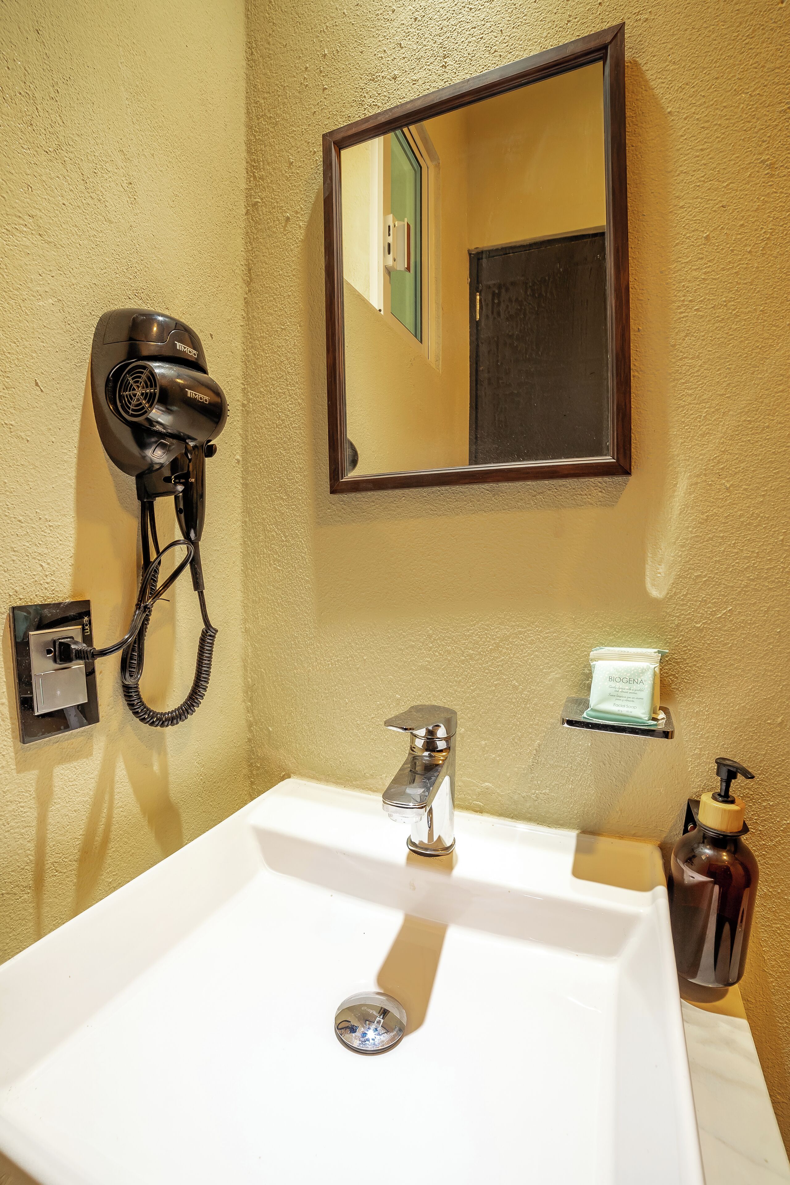 Photo - Guitarra Inn