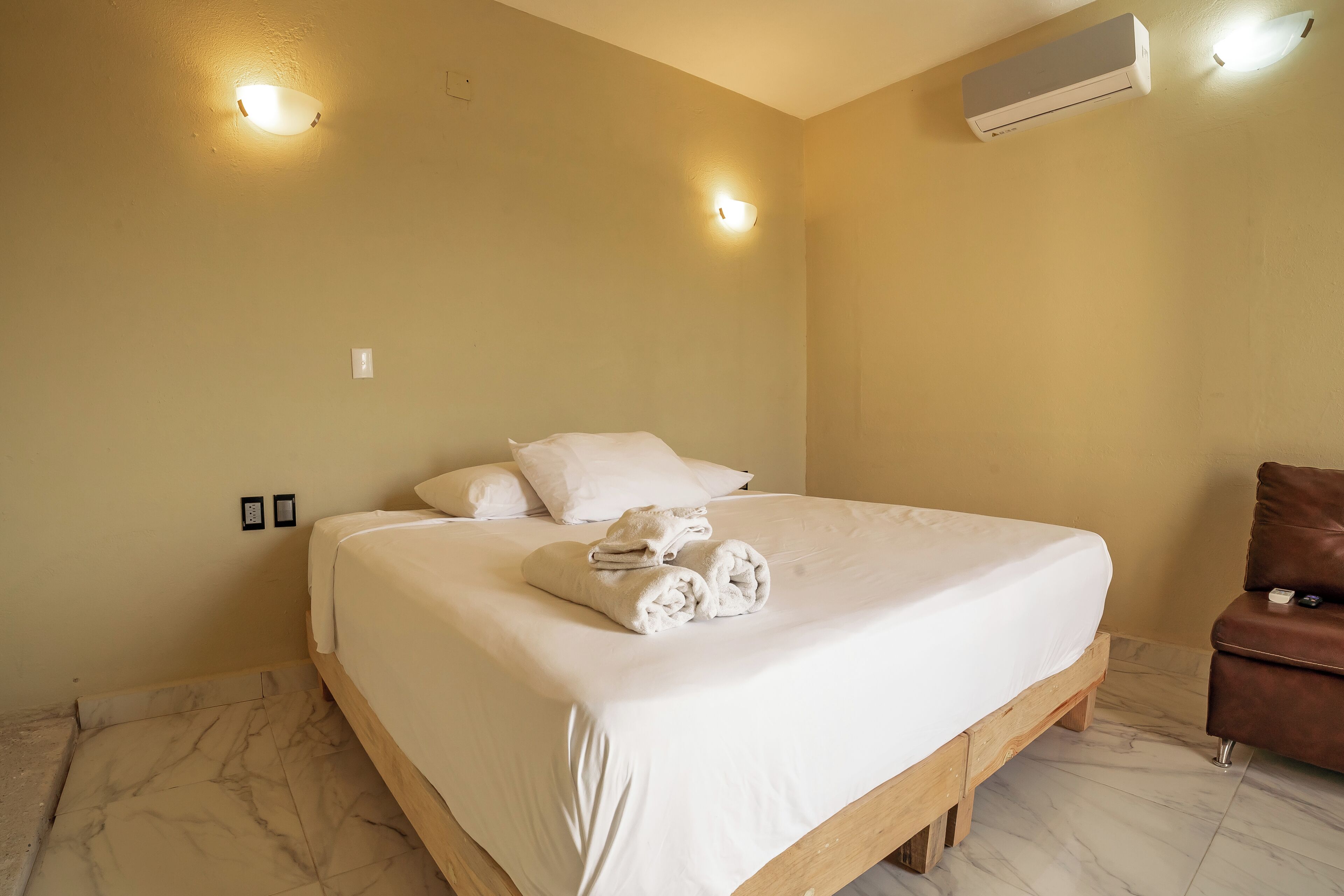 Photo - Guitarra Inn