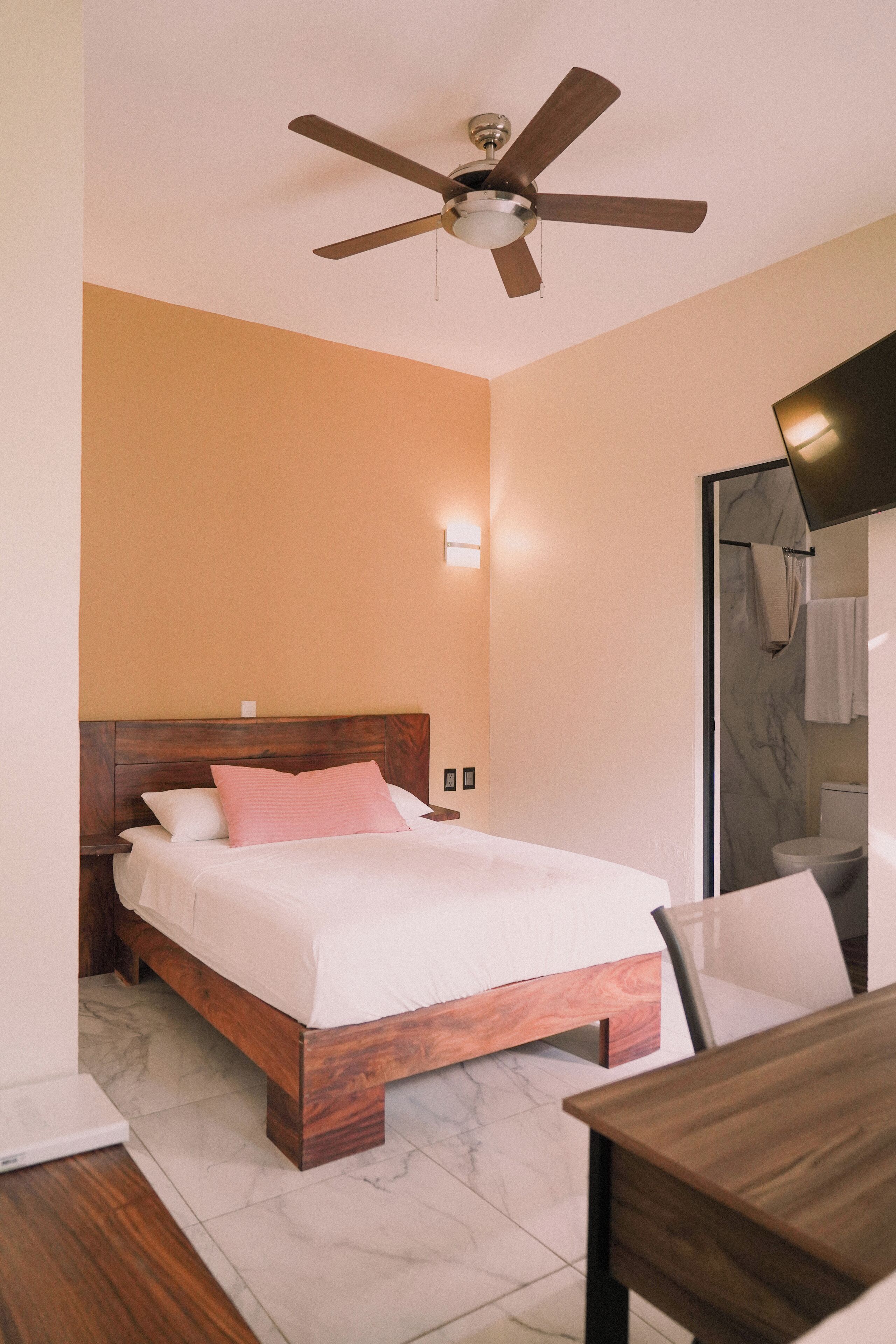 Photo - Guitarra Inn