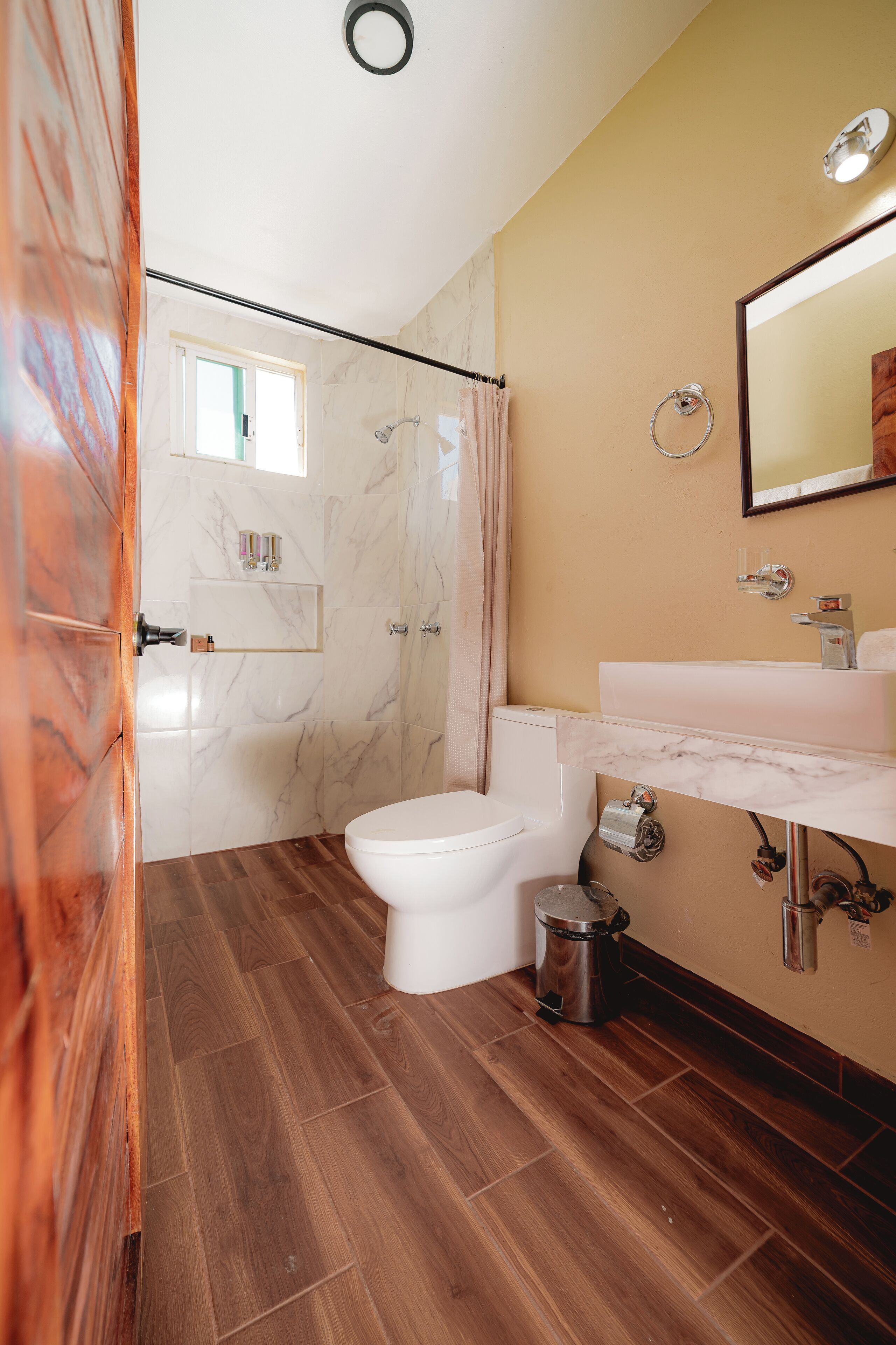 Photo - Guitarra Inn