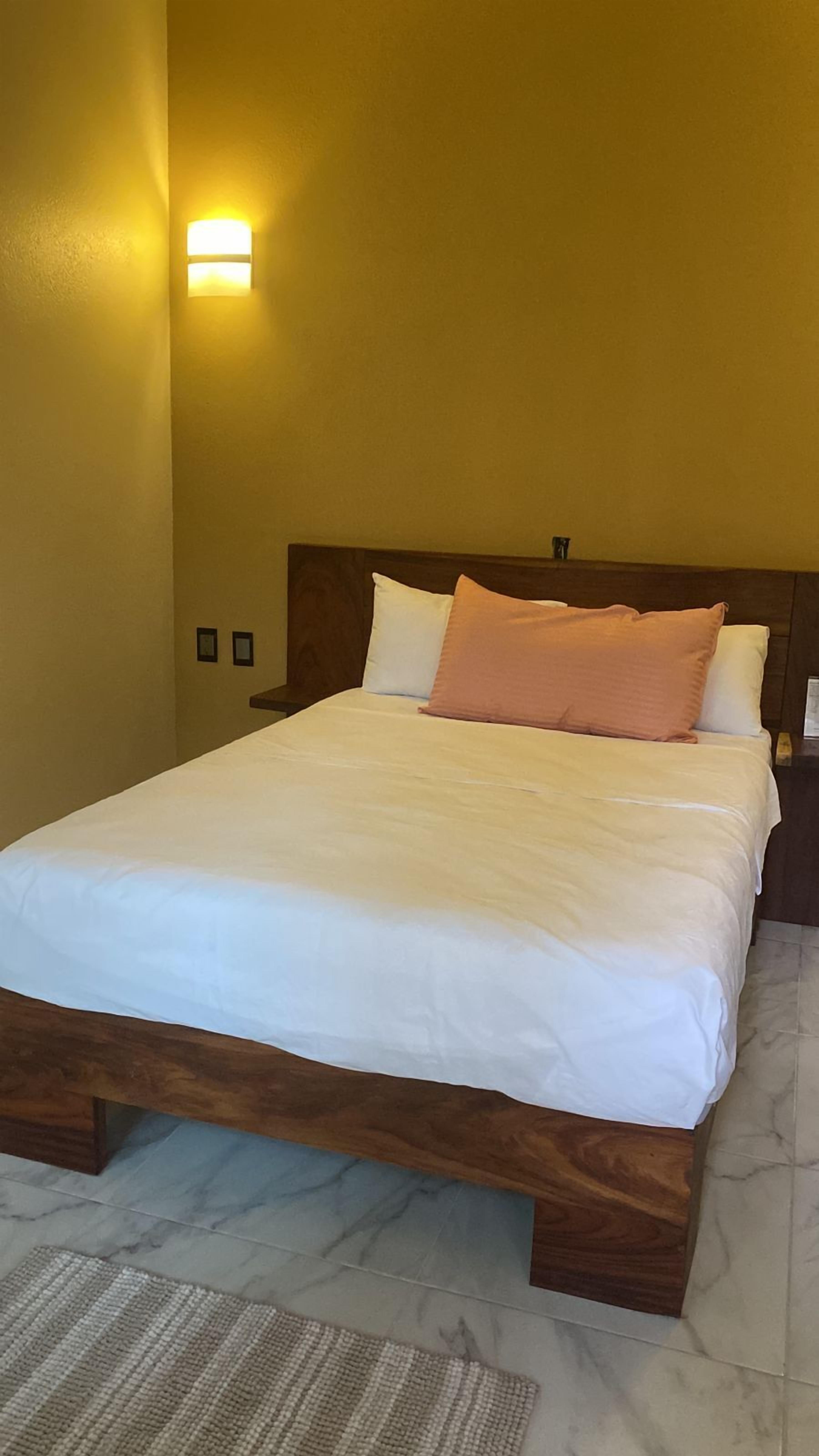 Photo - Guitarra Inn