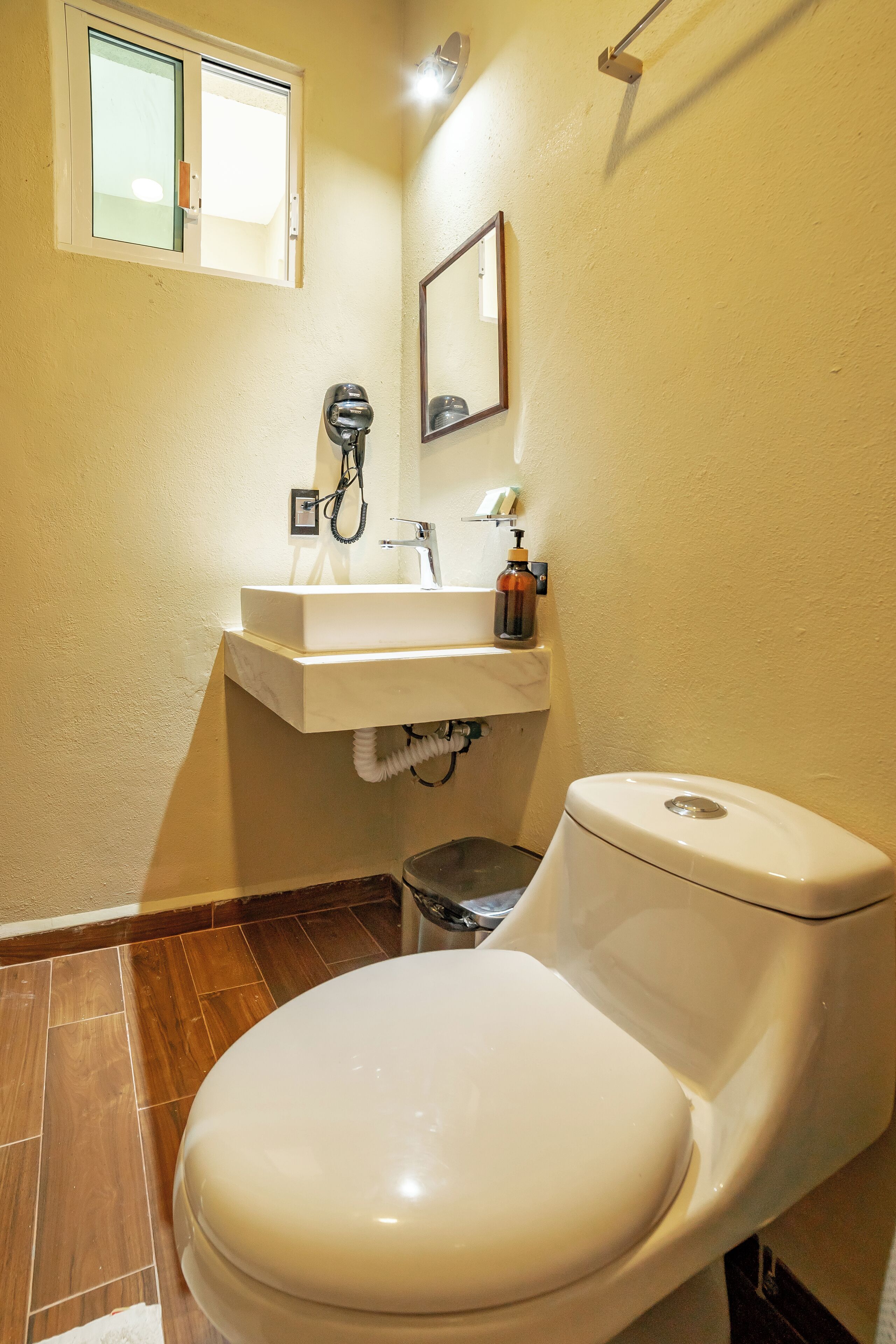 Photo - Guitarra Inn