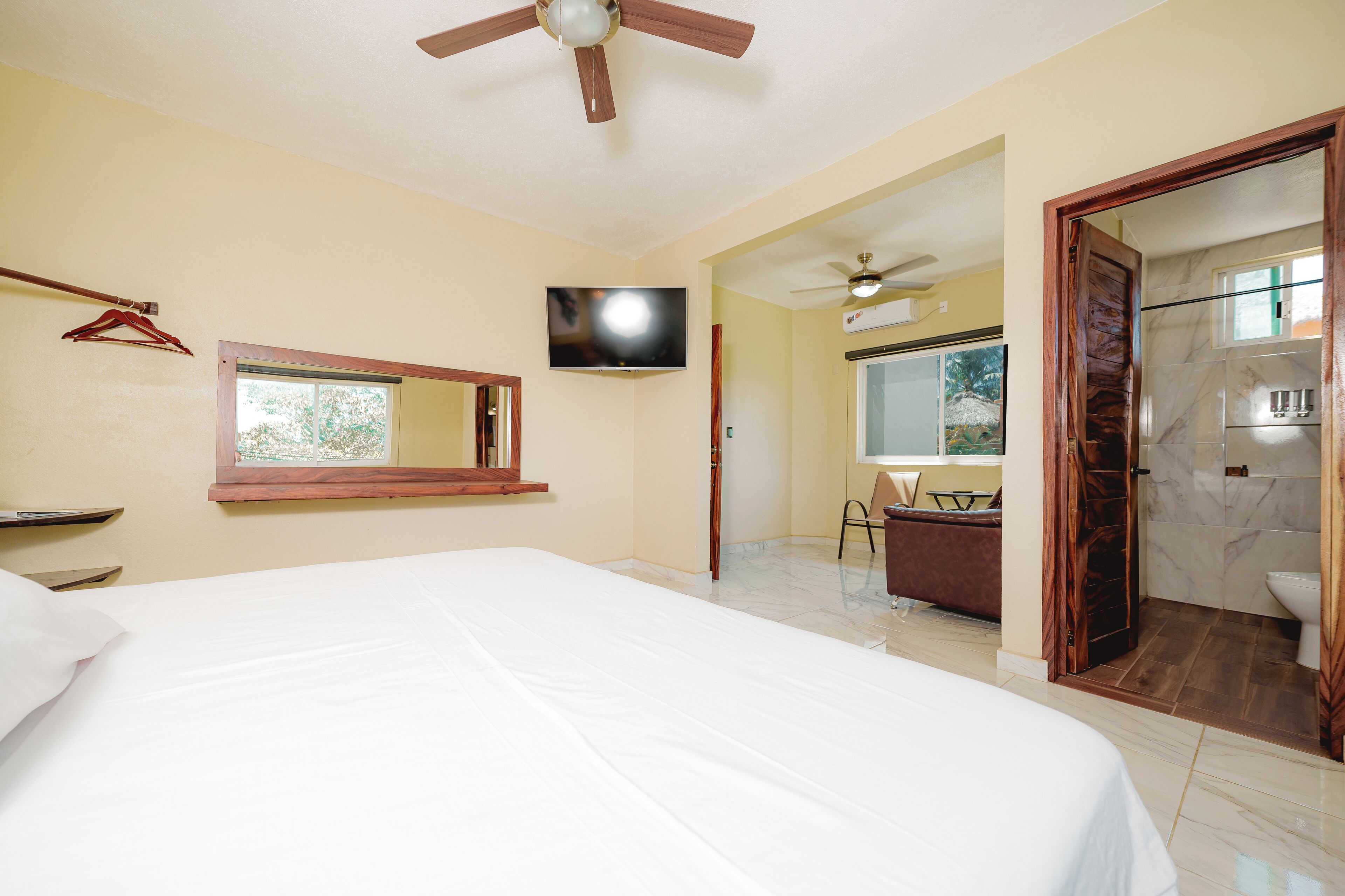 Photo - Guitarra Inn