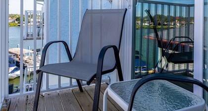 Caddy's #7 Villa Water View