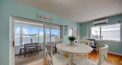 Caddy's Light House Apartment